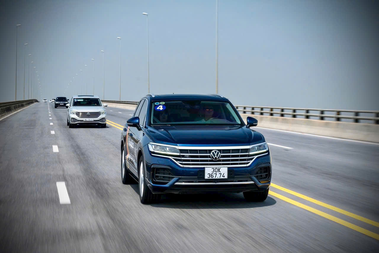 z5979088850186 696303f828ba60d7d6b333f6d81a89f1 Volkswagen sở hữu hàng loạt thương hiệu xe nổi tiếng